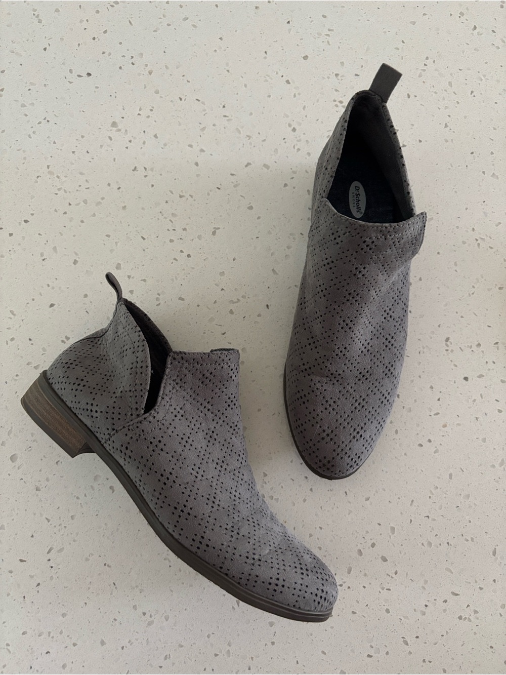 Dr. Scholl’s Size 6.5 Gray Perforated Suede Pull On Ankle Booties